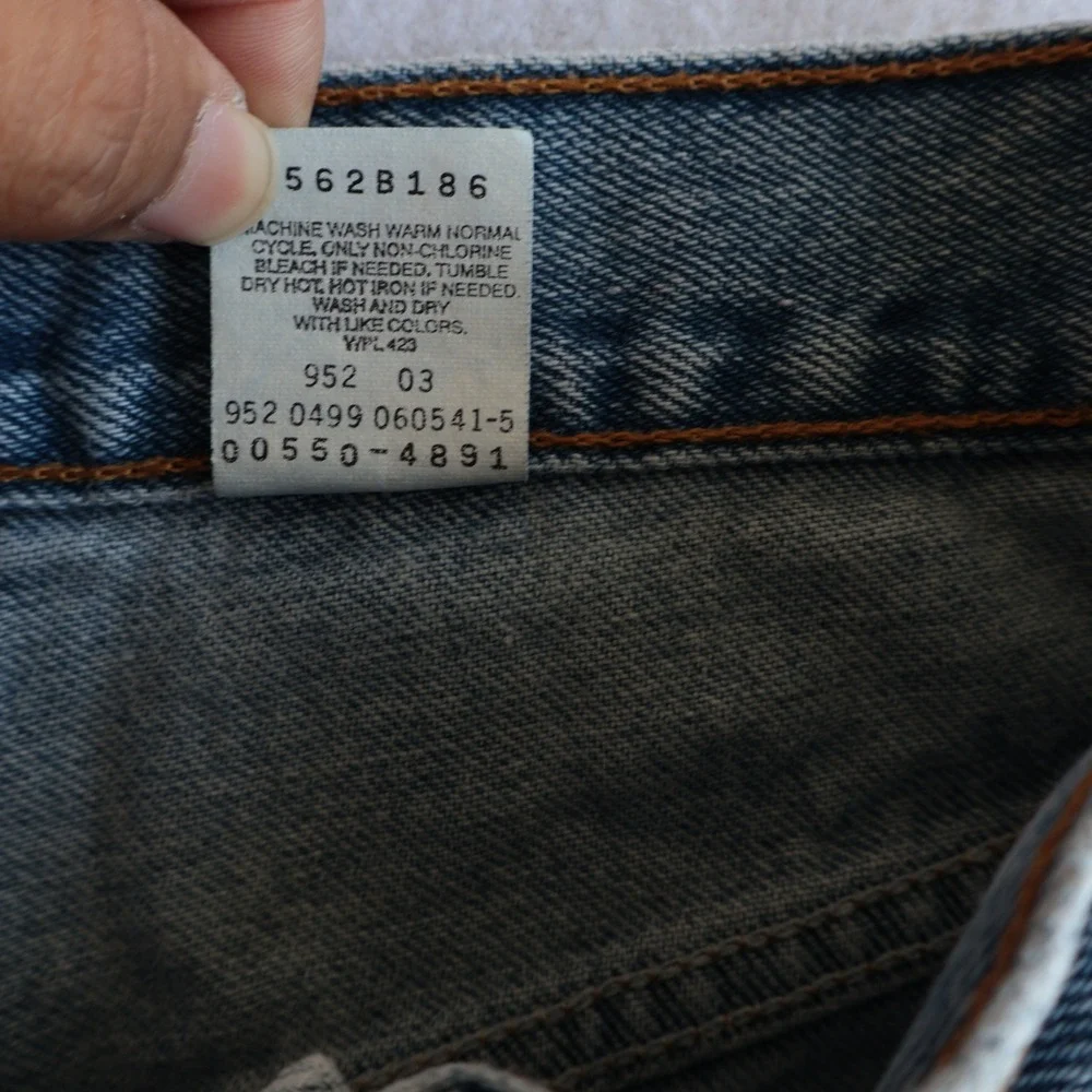 Vintage Levis 550 Relaxed Fit Tapered Leg Jeans Light Wash 29x34 Fits 27x33